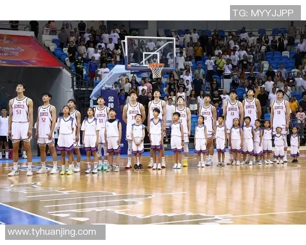 以篮球为纽带探索团队协作与青春激情在运动中绽放的力量