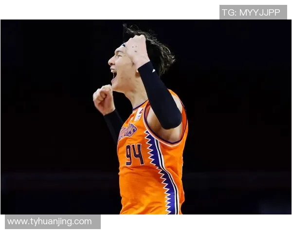 王哲林状态回暖带领球队强势反弹再度成为球场内外焦点人物